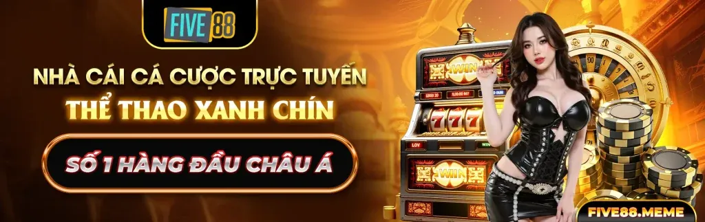 Banner quảng cáo các chương trình khuyến mãi hấp dẫn của fiv88 dành cho cá cược bóng đá với hình ảnh tiền thưởng và cúp vàng